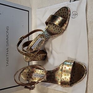 Tabitha Simmons Leticia Gold Metalic Floral block heel sandals, NIB